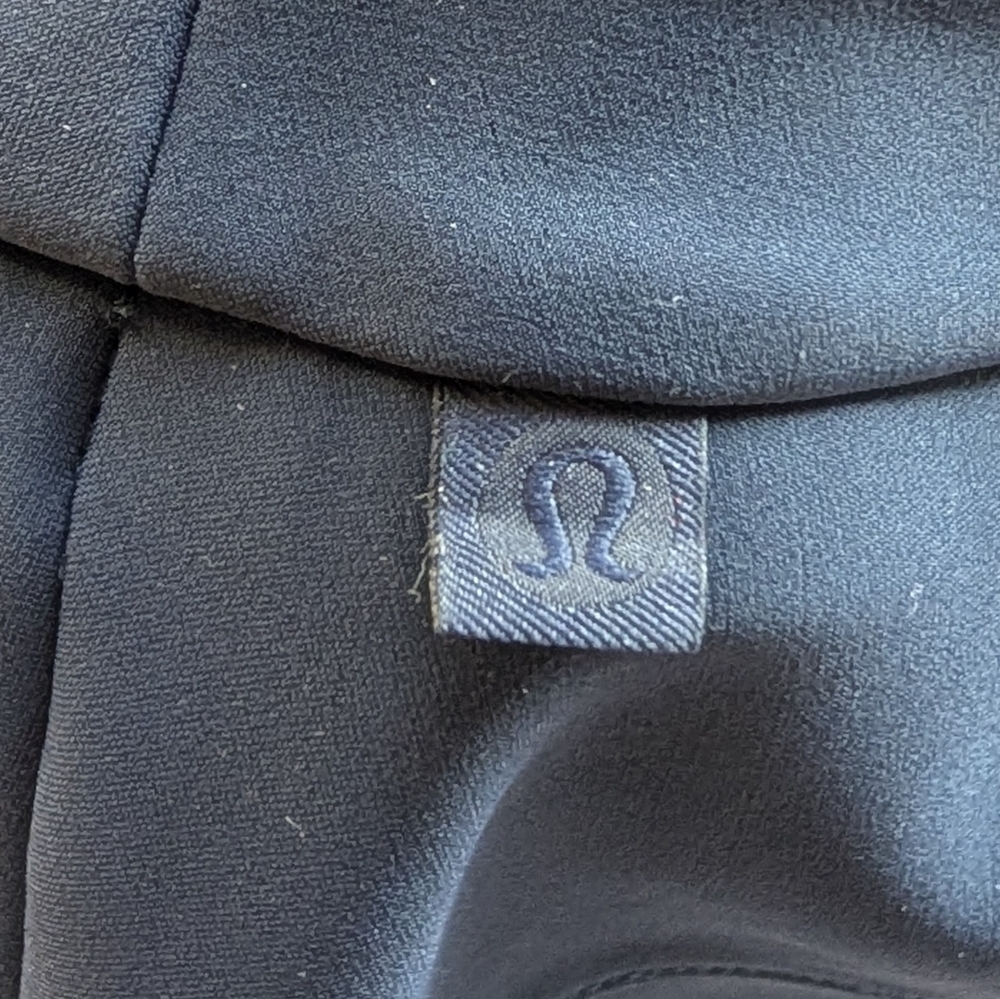 Lululemon On The Move Pant *Lightweight True Navy 💙 color Size 8 Inseam 27" - Picture 13 of 15